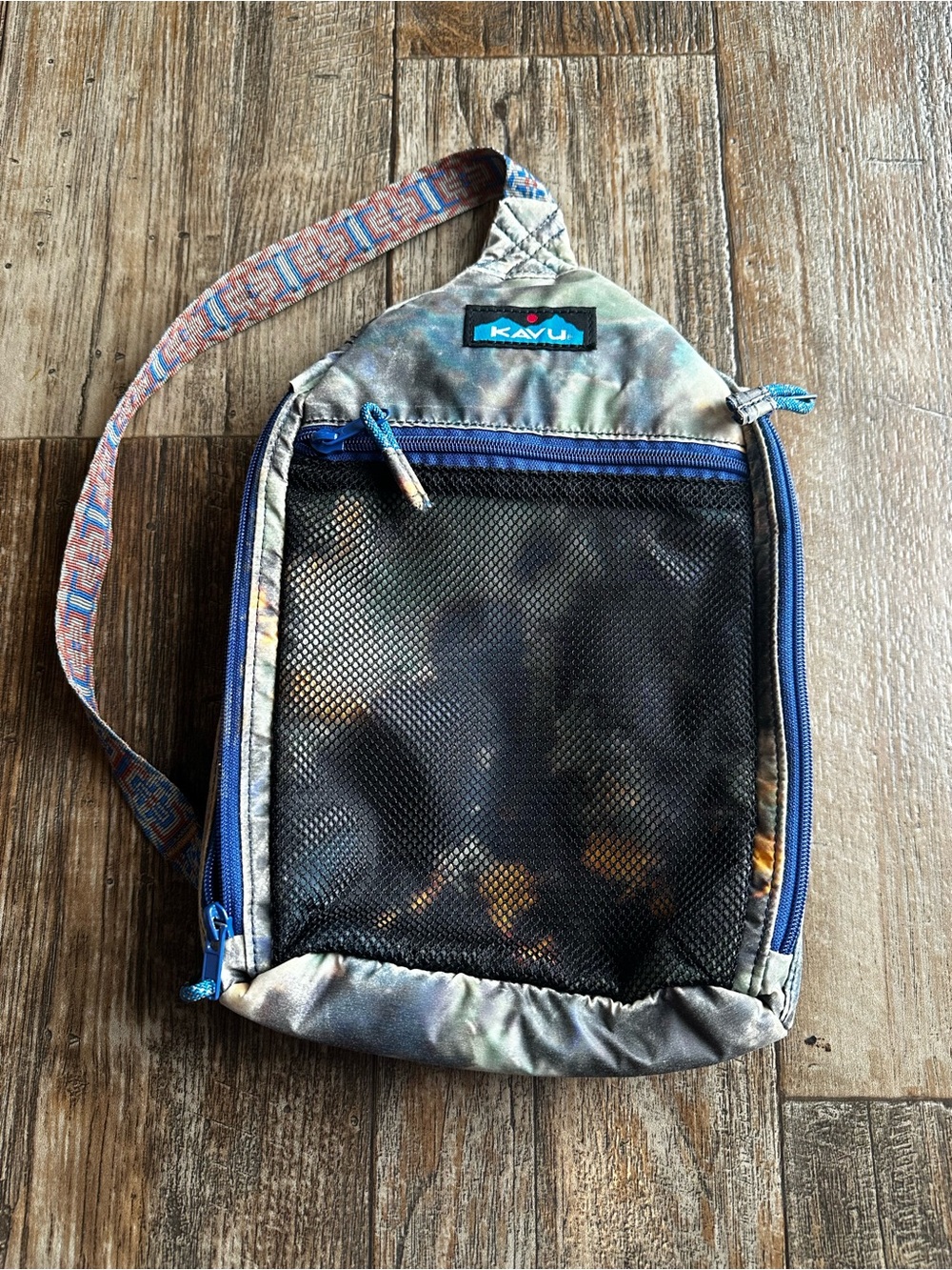 KAVU Yoho Sling Bag Boho Travel Hiking Camping Hippie Tie Dye Purse Crossbody